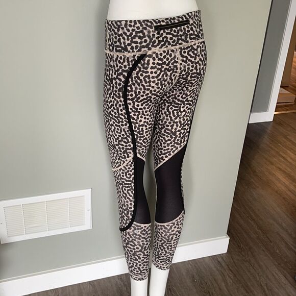 Lululemon size 8 leggings - Picture 3 of 4